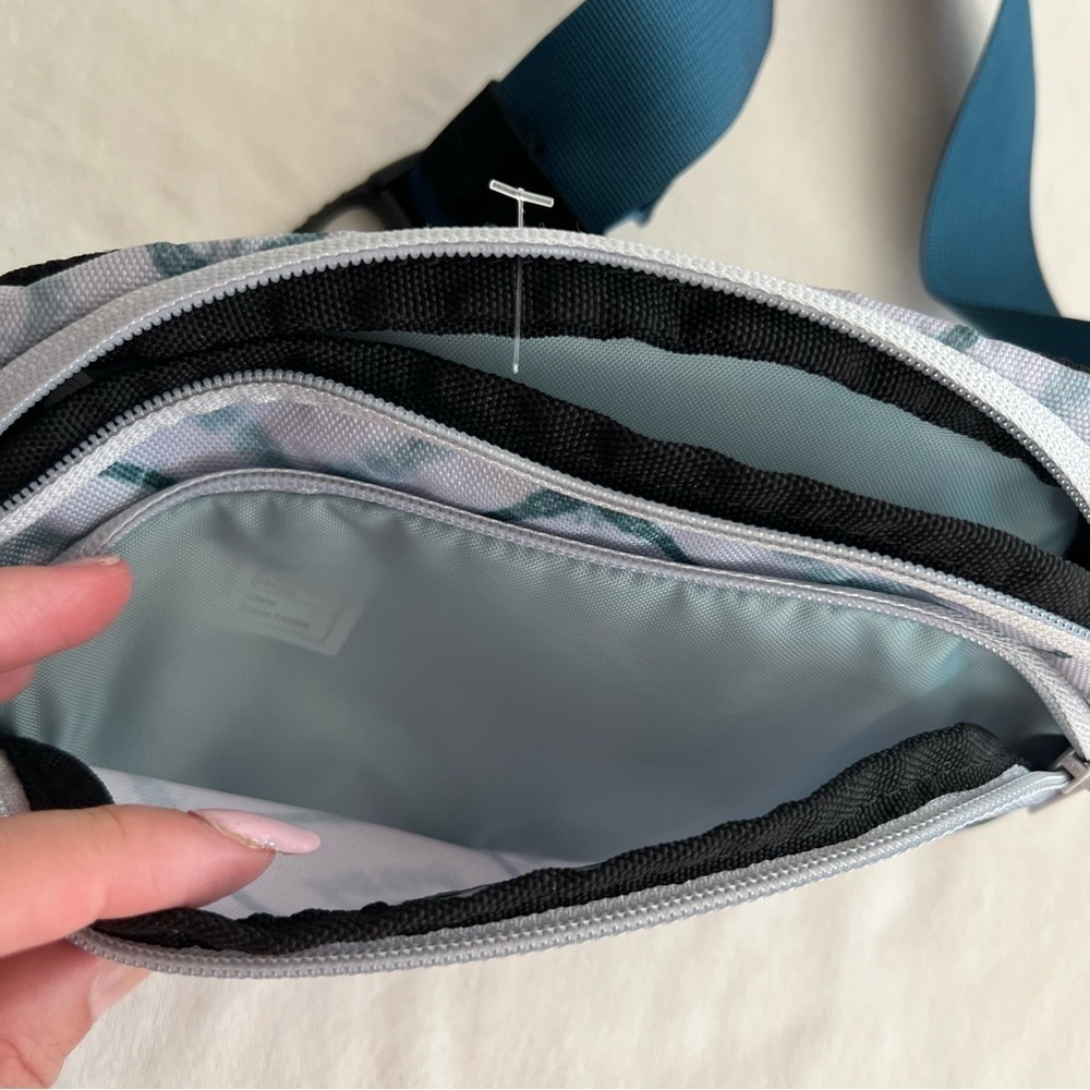 Kavu Spectator Waist Pack - Picture 5 of 9